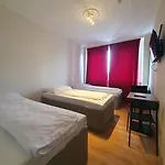 R&B Hotel